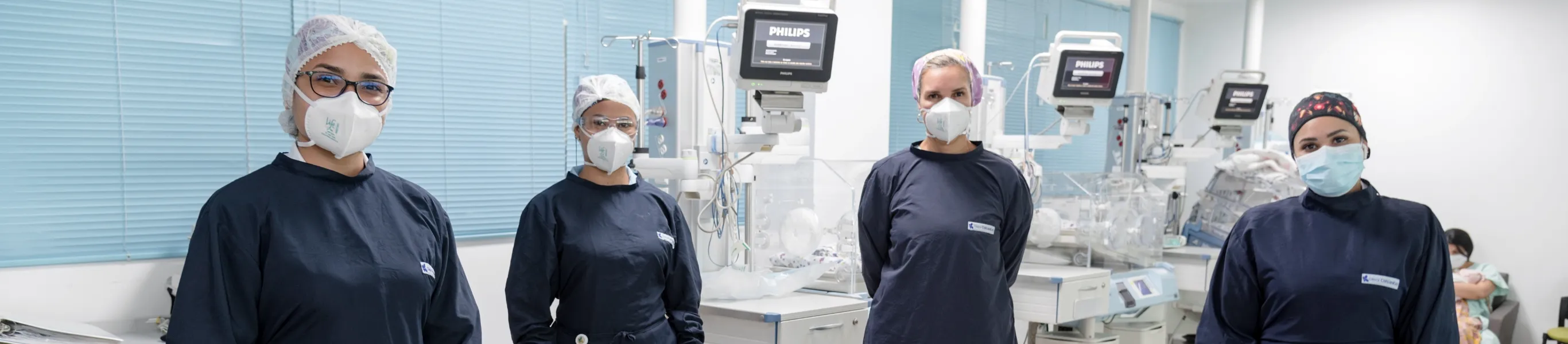 Profesionales de salud en cuidados intensivos neonatales de la Clínica Iberoamérica